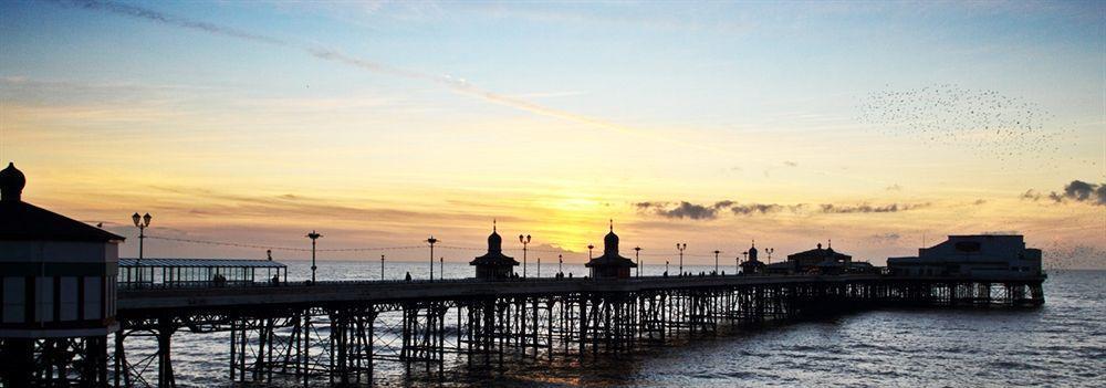 The Melville Hotel - Central Location Blackpool Esterno foto